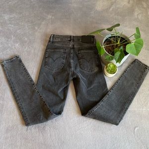 Levi’s 721 black high rise skinny jeans size 26